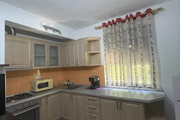 Casa in affitto 2+1 a Tirana - 45,000 Leke