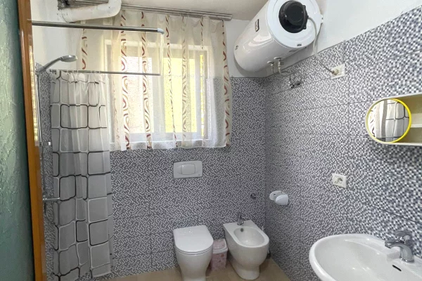 Shtepi me qera Apartament ne Tirane, 2+1, Mobilimi E mobiluar, Pagesa 45,000  Leke.