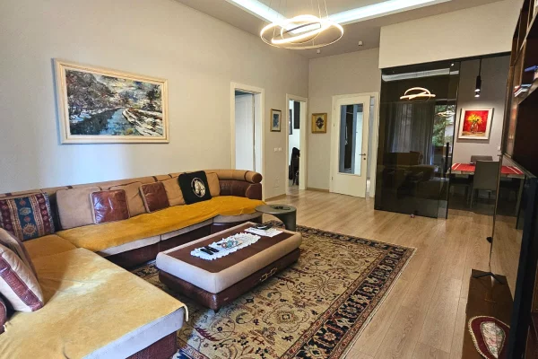 Shtepi ne shitje 3+1 ne Tirane - 300,000 Euro