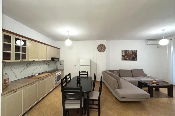 Shtepi me qera 2+1 ne Tirane - 50,000 Leke