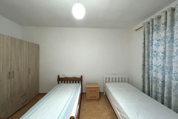 Shtepi me qera 2+1 ne Tirane - 50,000 Leke