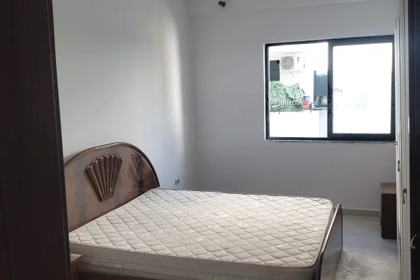 Shtepi me qera 2+1 ne Tirane - 30,000 Leke