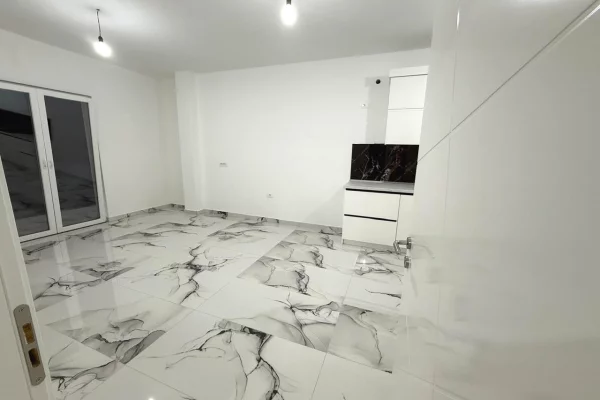 Shtepi me qera 2+1 ne Tirane - 350 Euro