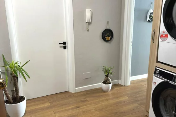 Shtepi me qera 2+1 ne Tirane - 800 Euro