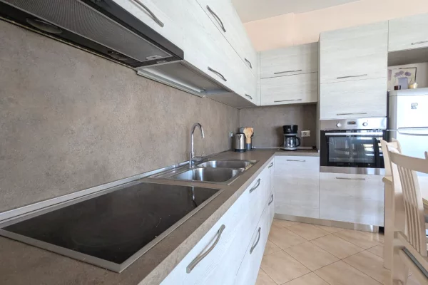 Shtepi me qera 2+1 ne Tirane - 820 Euro