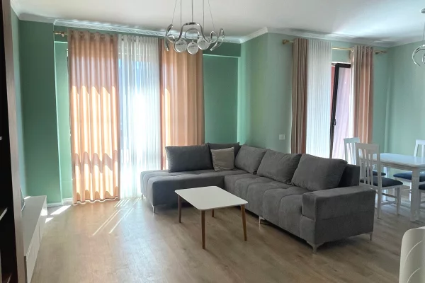 Shtepi me qera 2+1 ne Tirane - 1,150 Euro
