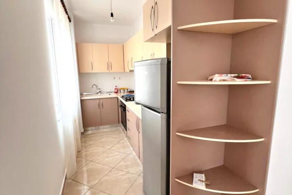 Shtepi me qera 2+1 ne Tirane - 50,000 Leke