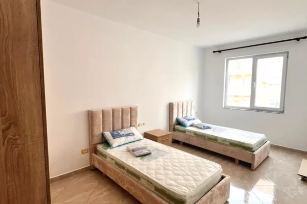 Shtepi me qera 2+1 ne Tirane - 50,000 Leke