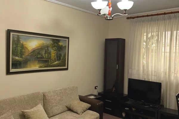 Shtepi me qera 2+1 ne Tirane - 60,000 Leke