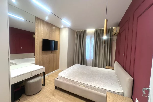 Shtepi me qera 2+1 ne Tirane - 650 Euro