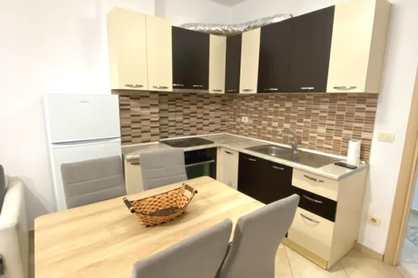 Shtepi me qera 2+1 ne Tirane - 550 Euro