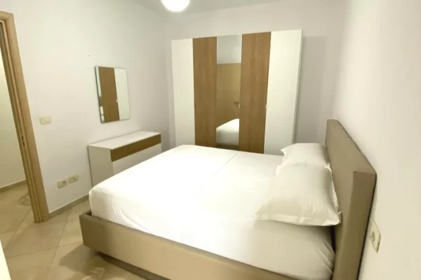 Shtepi me qera 2+1 ne Tirane - 550 Euro