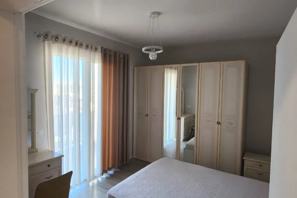 Shtepi me qera 1+1 ne Tirane - 55,000 Leke