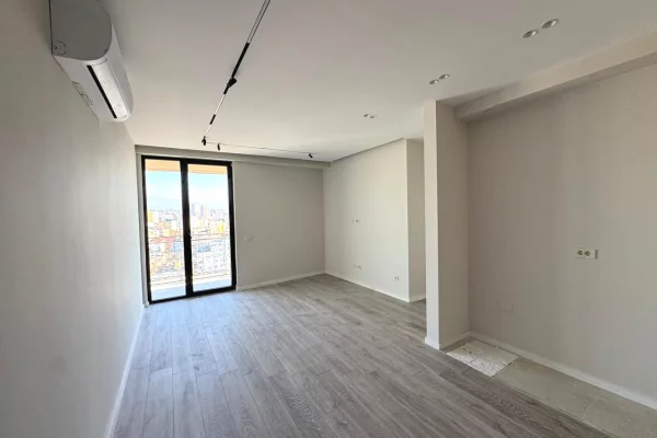 Ambient biznesi me qera 3+1 ne Tirane - 1,000 Euro