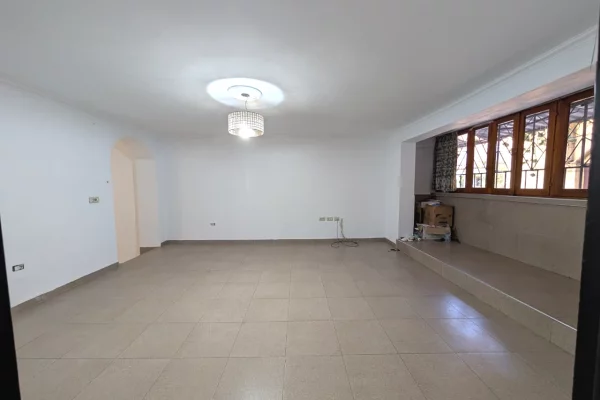 Ambient biznesi me qera 3+1 ne Tirane - 1,000 Euro