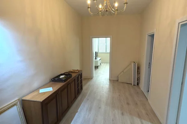 Casa in affitto 1+1 a Tirana - 70,000 Leke