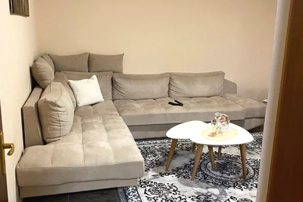 Shtepi me qera 2+1 ne Tirane - 500 Euro