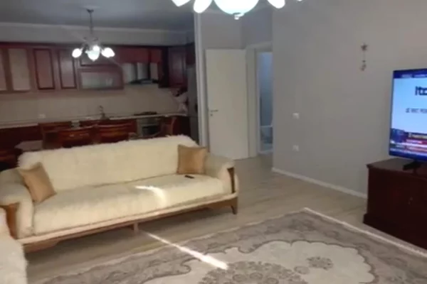 Shtepi me qera 2+1 ne Tirane - 800 Euro