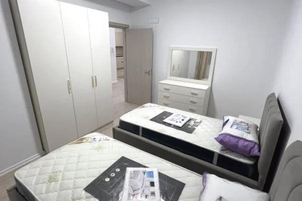Shtepi me qera Apartament ne Tirane, 2+1, Mobilimi E mobiluar, Pagesa 60,000  Leke.