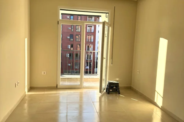 Shtepi me qera Apartament ne Tirane, 1+1, Mobilimi Pjeserisht e mobiluar, Pagesa 500  Euro.