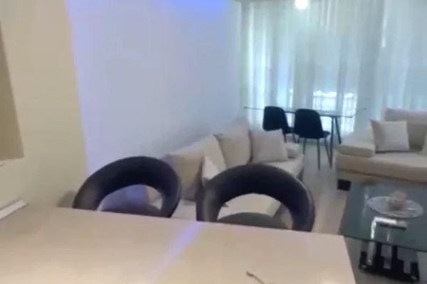 Shtepi me qera Apartament ne Tirane, 2+1, Mobilimi E mobiluar, Pagesa 750  Euro.