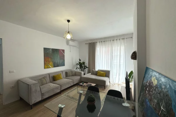 Shtepi me qera 1+1 ne Tirane - 450 Euro