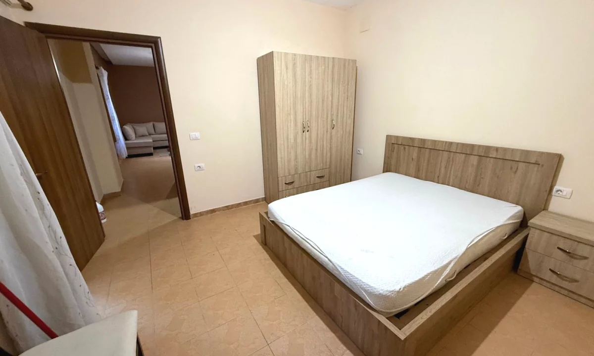 Shtepi me qera Apartament ne Tirane, 2+1, Mobilimi E mobiluar, Pagesa 550  Euro.
