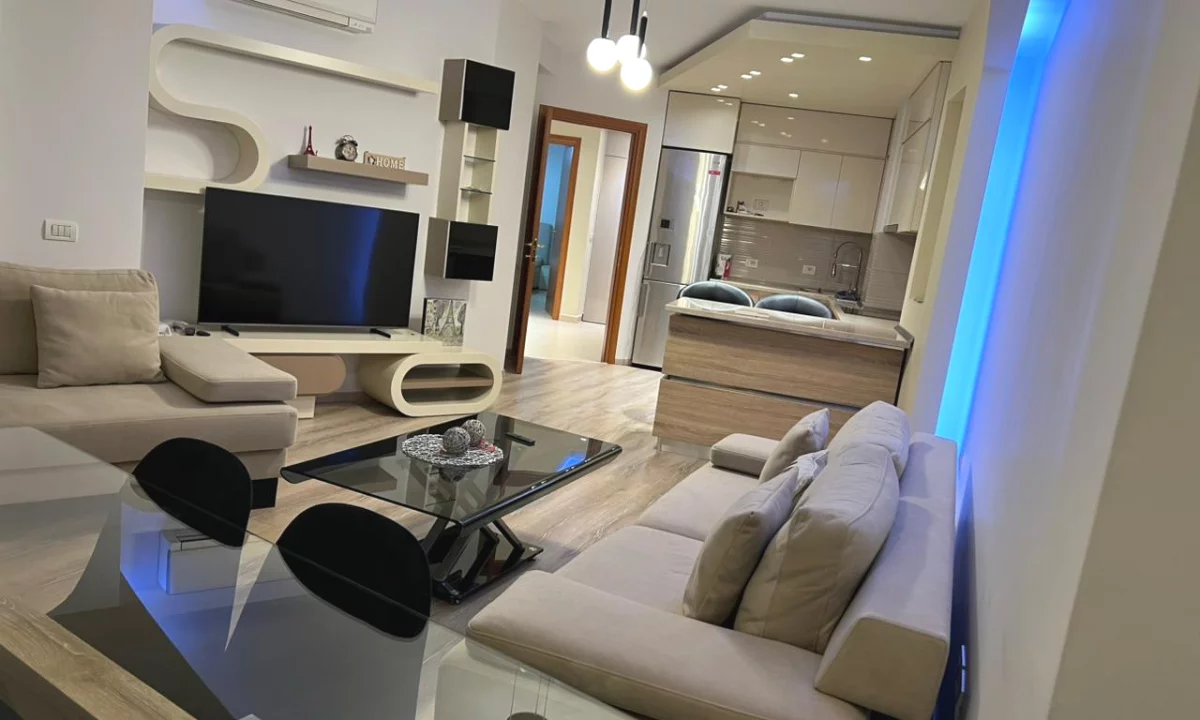 Shtepi me qera Apartament ne Tirane, 2+1, Mobilimi E mobiluar, Pagesa 75,000  Leke.