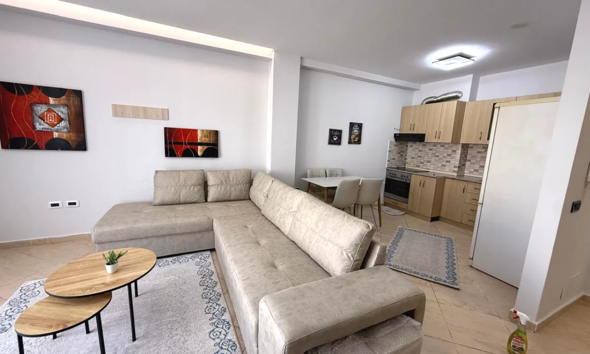 Shtepi me qera Apartament ne Tirane, 1+1, Mobilimi E mobiluar, Pagesa 430  Euro.