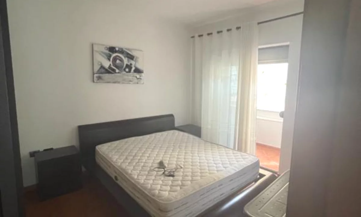 Shtepi me qera Apartament ne Tirane, 1+1, Mobilimi E mobiluar, Pagesa 45,000  Leke.