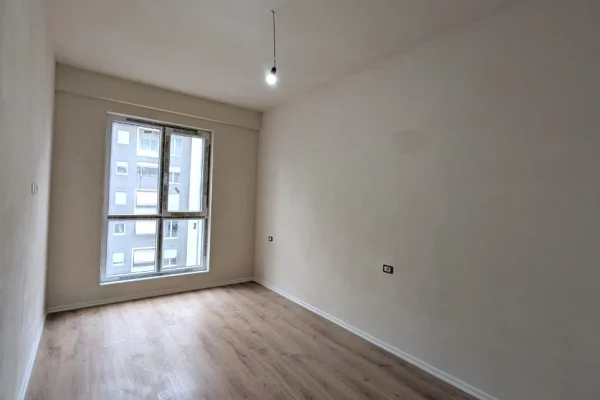 Shtepi ne shitje Apartament ne Tirane, 3+1, Mobilimi E mobiluar, Pagesa 37,380,000  Leke.