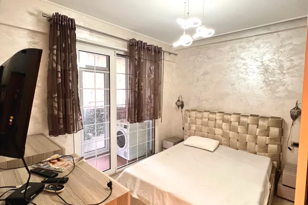 Shtepi me qera 2+1 ne Tirane - 700 Euro