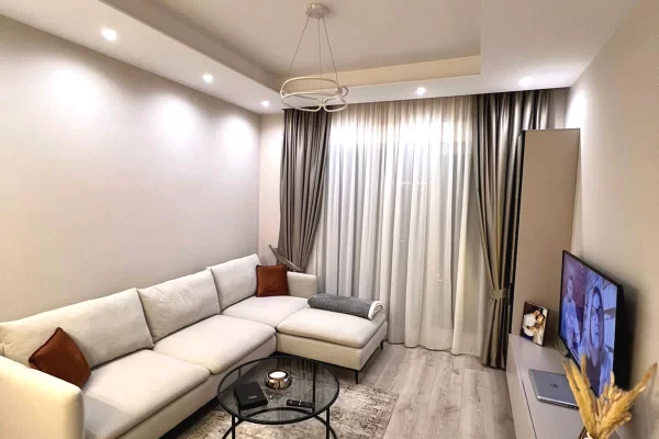 Shtepi me qera Apartament ne Tirane, 2+1, Mobilimi E mobiluar, Pagesa 80,000  Leke.