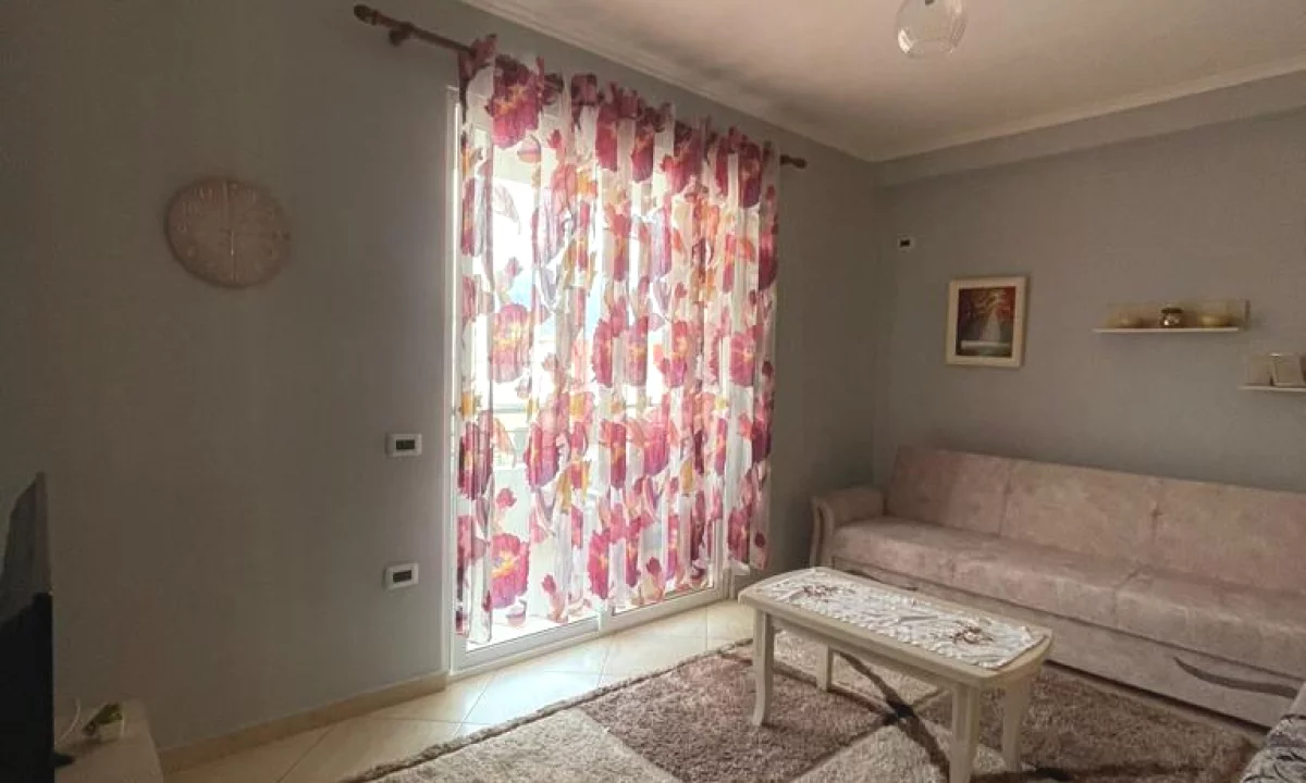 Shtepi me qera Apartament ne Tirane, 1+1, Mobilimi E mobiluar, Pagesa 430  Euro.