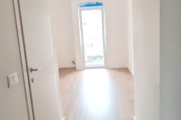 Ambient biznesi me qera 3+1 ne Tirane - 22,000 Leke