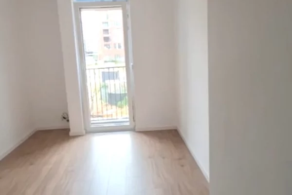 Ambient biznesi me qera 3+1 ne Tirane - 22,000 Leke