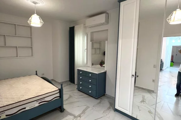 Shtepi me qera 2+1 ne Tirane - 1,200 Euro