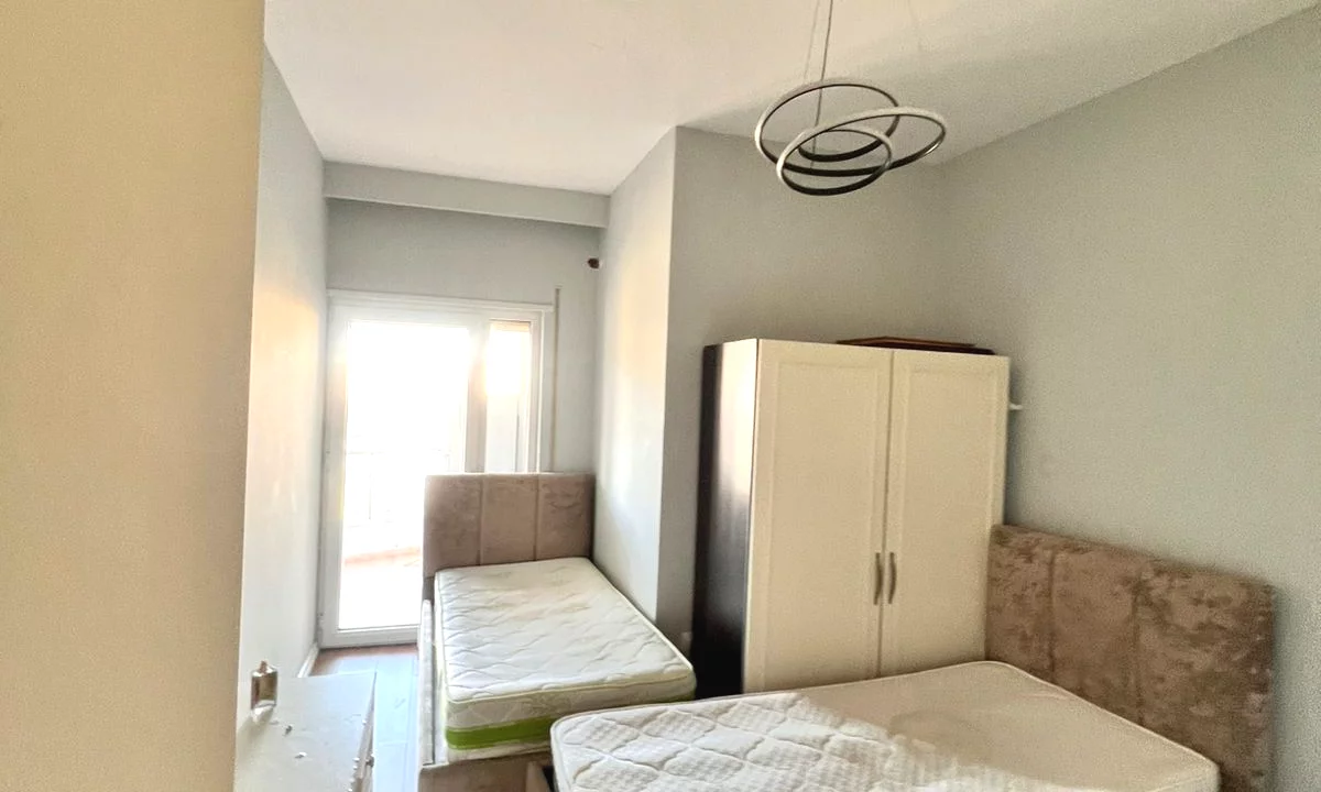 Shtepi me qera Apartament ne Tirane, 2+1, Mobilimi E mobiluar, Pagesa 1,100  Euro.