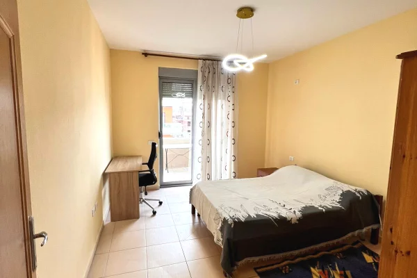 Shtepi me qera Apartament ne Tirane, 2+1, Mobilimi E mobiluar, Pagesa 60,000  Leke.