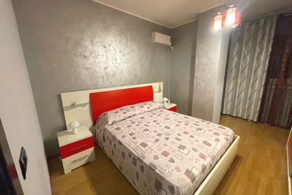 Shtepi me qera Apartament ne Tirane, 2+1, Mobilimi E mobiluar, Pagesa 700  Euro.