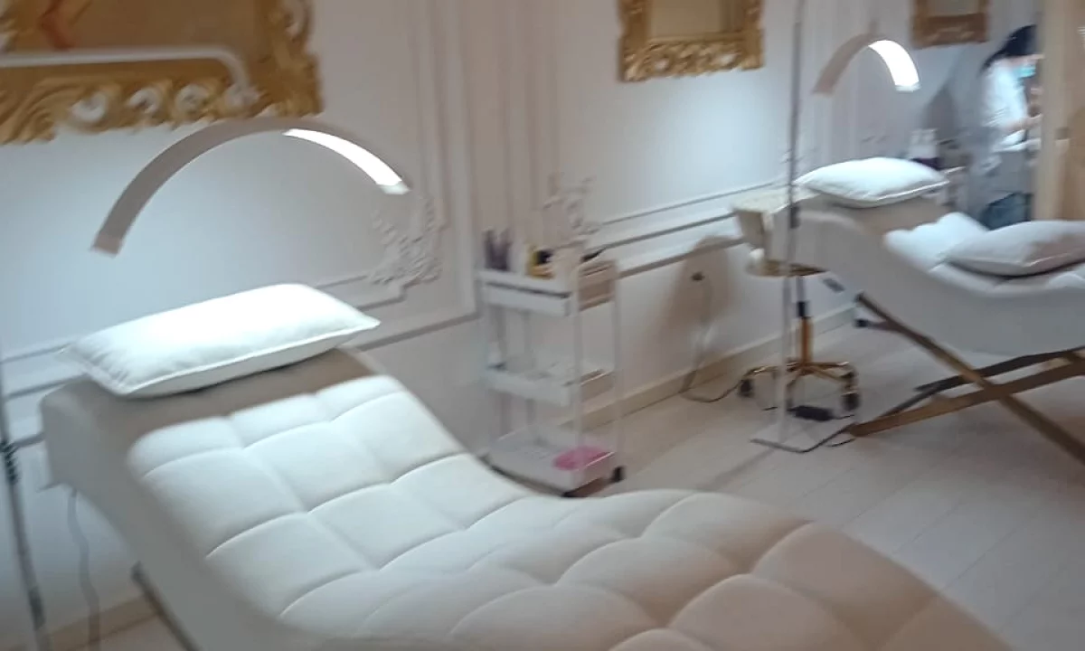 Jepet me qera ambjent ideal per klinike zyre sallon Residenca Garden Building 1100Euro / Neto ne muaj