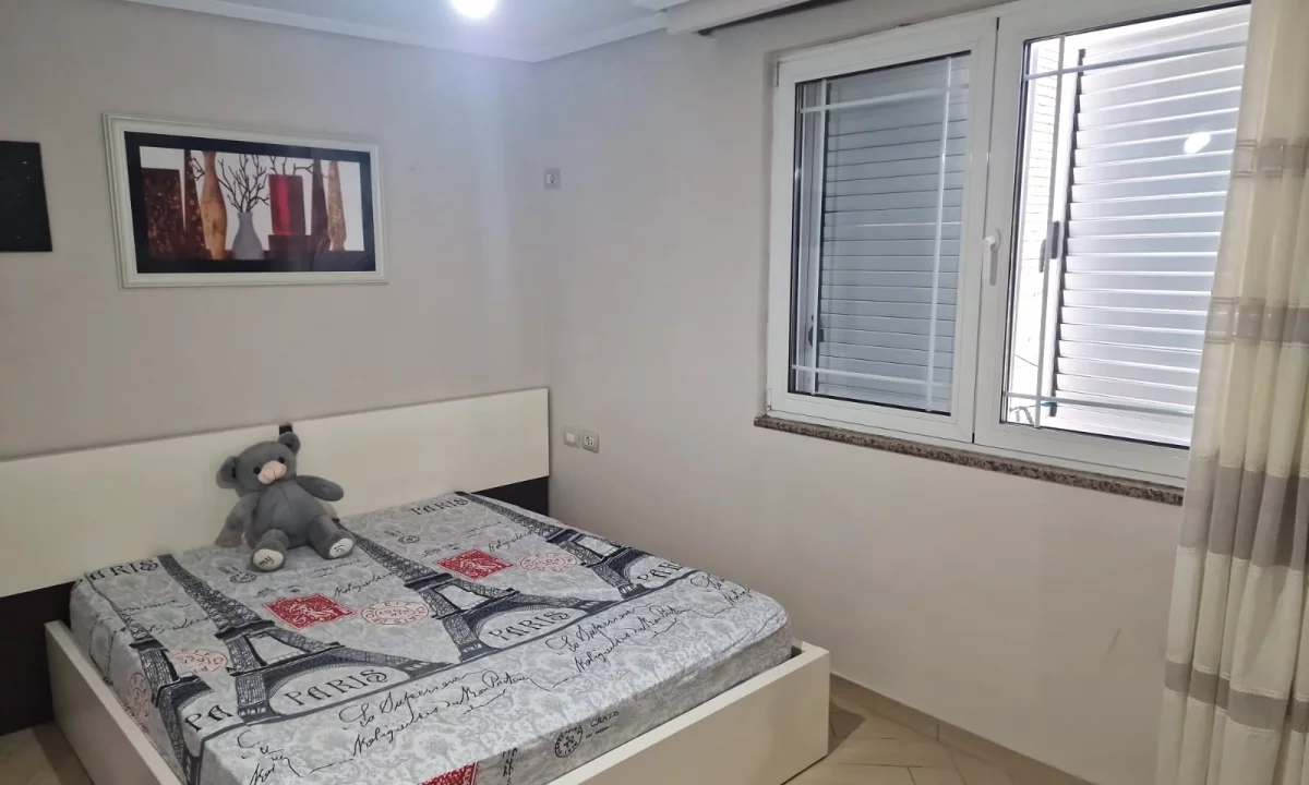 Shtepi me qera Apartament ne Tirane, 2+1, Mobilimi E mobiluar, Pagesa 600  Euro.