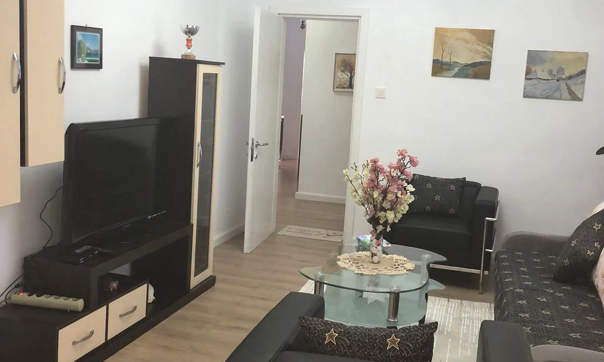 Shtepi me qera Apartament ne Tirane, 2+1, Mobilimi E mobiluar, Pagesa 55,000  Leke.