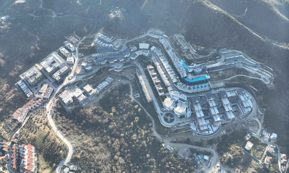 Shtepi ne shitje Apartament ne Tirane, 2+1, Mobilimi E mobiluar, Pagesa 155,000  Euro.