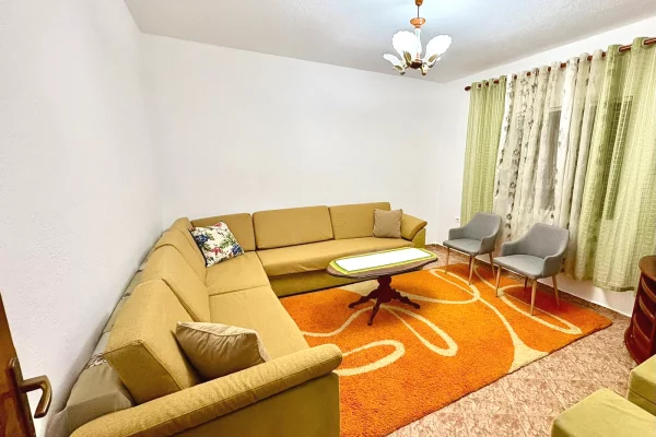 Shtepi me qera 2+1 ne Tirane - 45,000 Leke