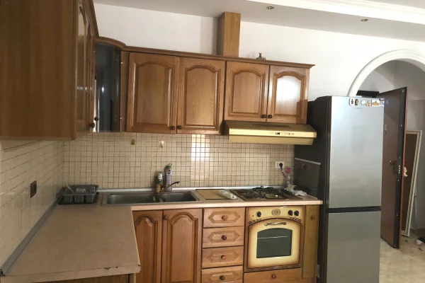 Shtepi me qera 2+1 ne Tirane - 650 Euro