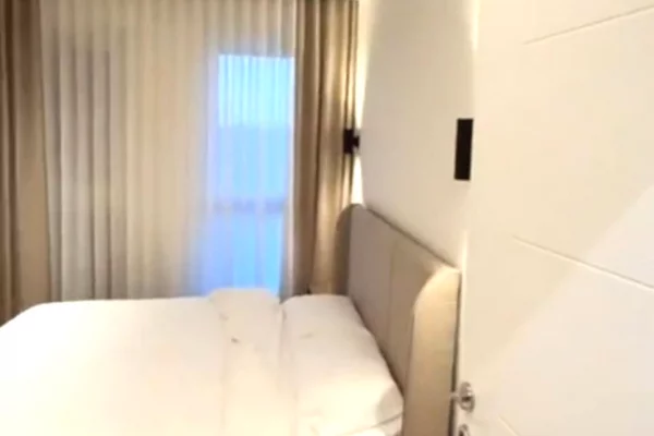 Shtepi me qera 2+1 ne Tirane - 900 Leke