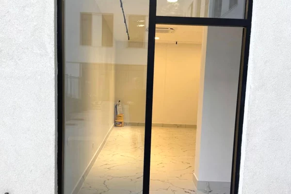 🏡 Jepet me qera ambient bisnesi tek Donika Center,Rruga Mine Peza!