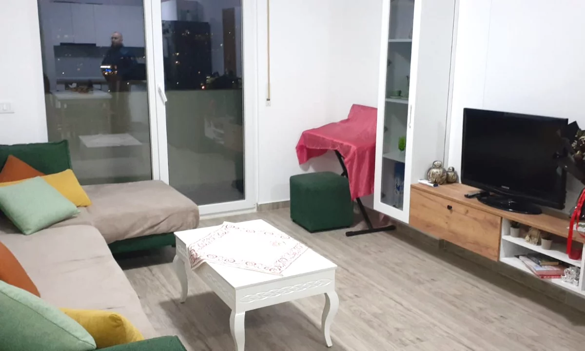 Shtepi me qera Apartament ne Tirane, 1+1, Mobilimi E mobiluar, Pagesa 60,000  Leke.