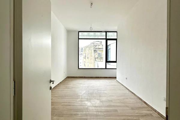 Ambient biznesi me qera 1+1 ne Tirane - 600 Euro